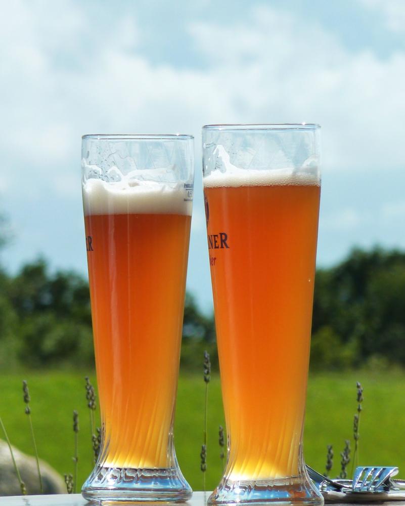 Himbeerbowle mit Weizenbier – Rezept für die nächste Party - Nur Bier